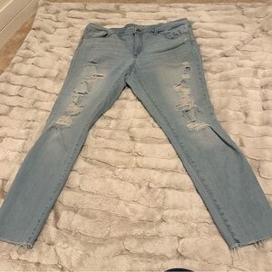 Universal Thread Light Blue Distressed Women's Jeans